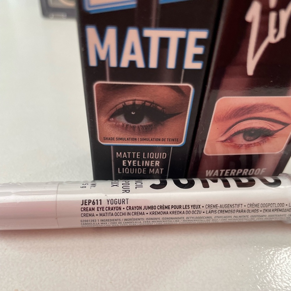 NYX 🖤 - Picture 3 of 3